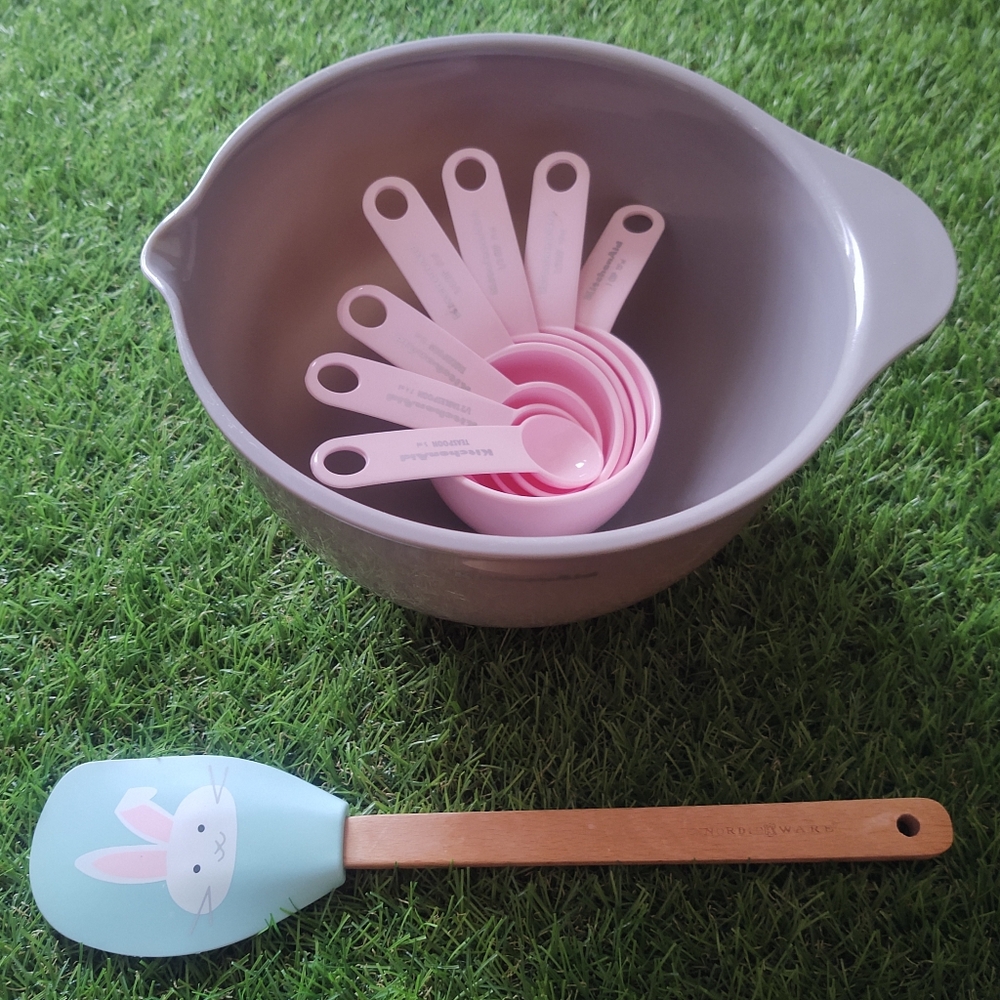 KitchenAid 3.5 Quarts Mixing Bowl, Measuring-Cups + 🐰Bunny Spatula Set~`•